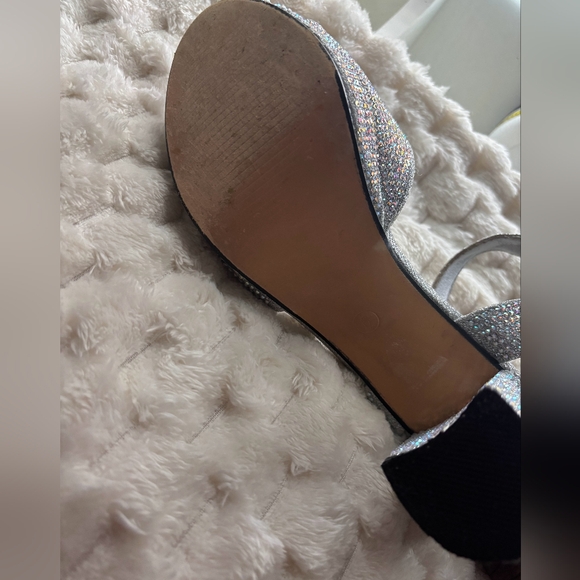 Heels - Picture 6 of 6